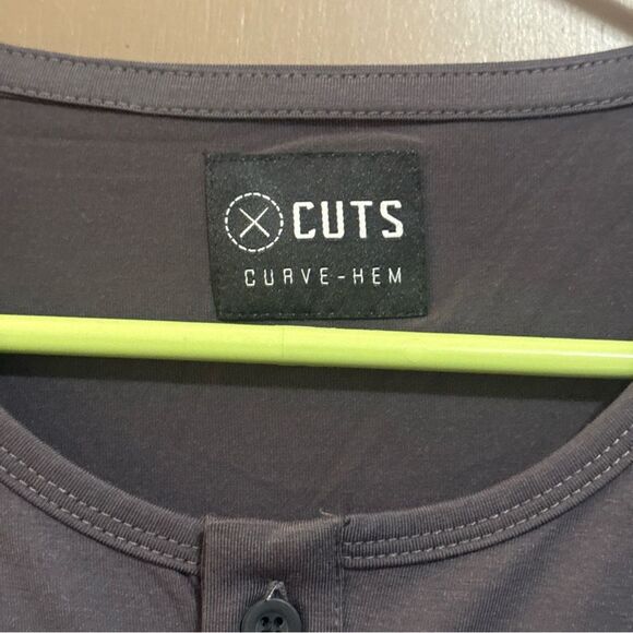 Cuts Clothing Men's Long Sleeve Curve Hem Crew NeckSignature Fit Tee- XXL - Picture 4 of 6